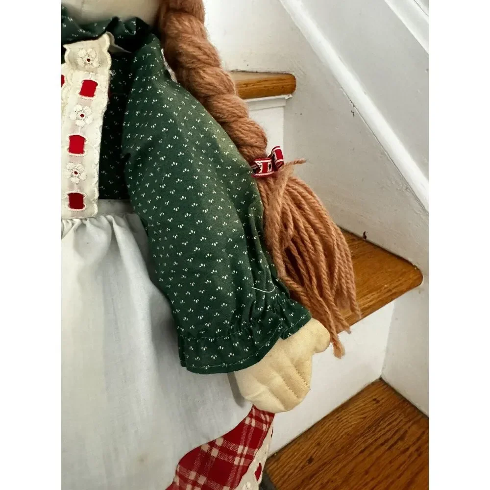 Vintage House‎ Of Hatten Soft Cloth Girl Doll Braids Green Dress Heart Apron 80s